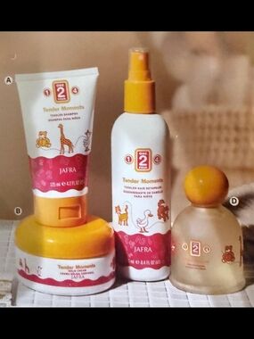 JAFRA Tender Moments Kids Bath & Hair Set — White and Yellow